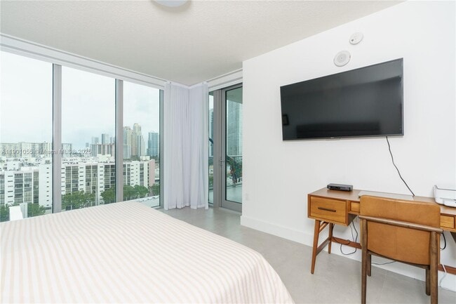 Building Photo - 300 Sunny Isles Blvd