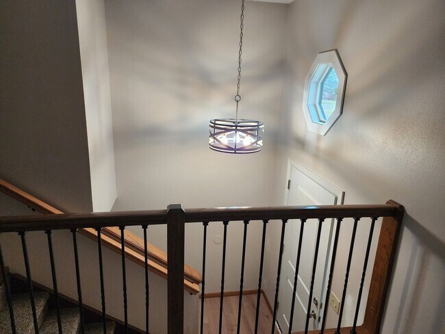 Building Photo - Three bedroom two bathroom house for rent