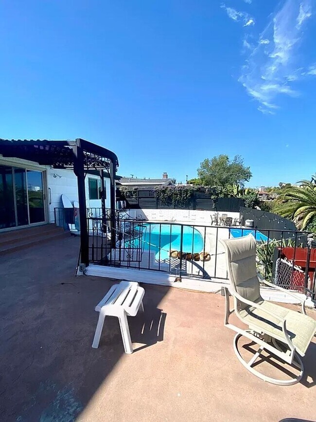 Building Photo - 5659-5661 Dorothy Way