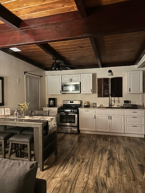 Building Photo - 434 Riverdale Dr