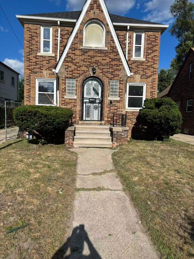 Building Photo - 17354 Griggs St
