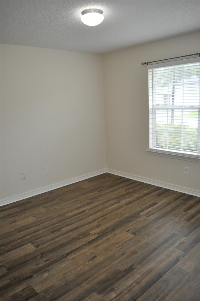 Building Photo - 673 Mozingo Ln