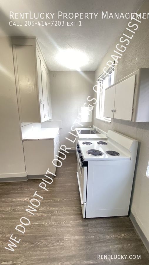 Building Photo - Cute, Private and Clean!  1 Bedroom 1 Bath...