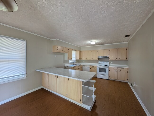 Building Photo - 1506 Hall Way