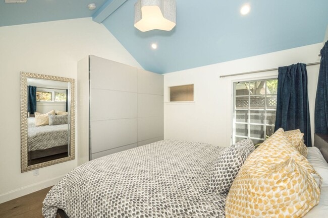 Building Photo - 5 Year "Young" Cottage w/ AC & Private Yard!