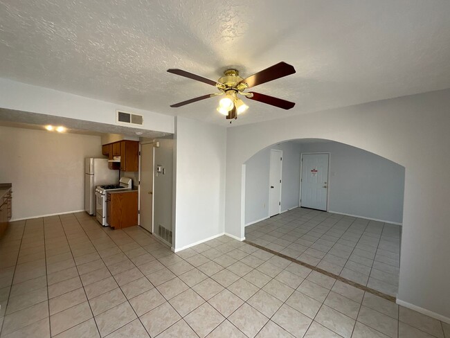 Building Photo - 3 Bedroom Single Story Home Available Near...