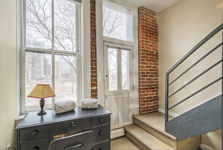 Building Photo - 2193 Arapahoe St