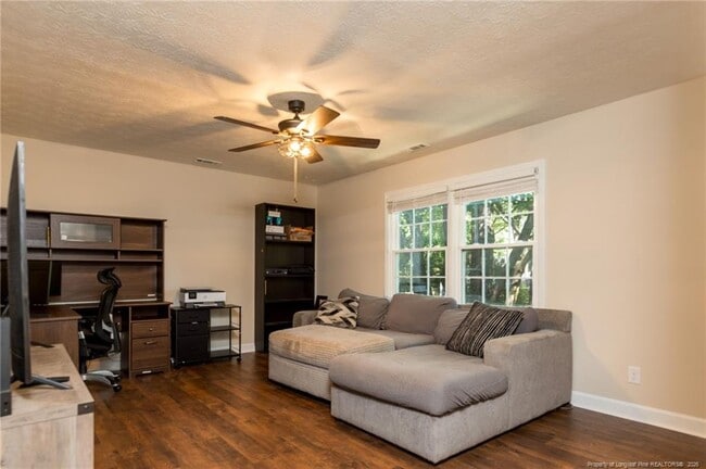 Building Photo - 3356 Quarry Dr