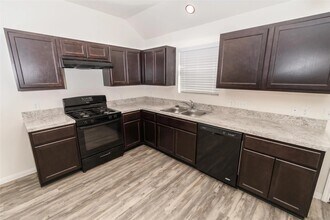 Building Photo - 5435 Paiges Way