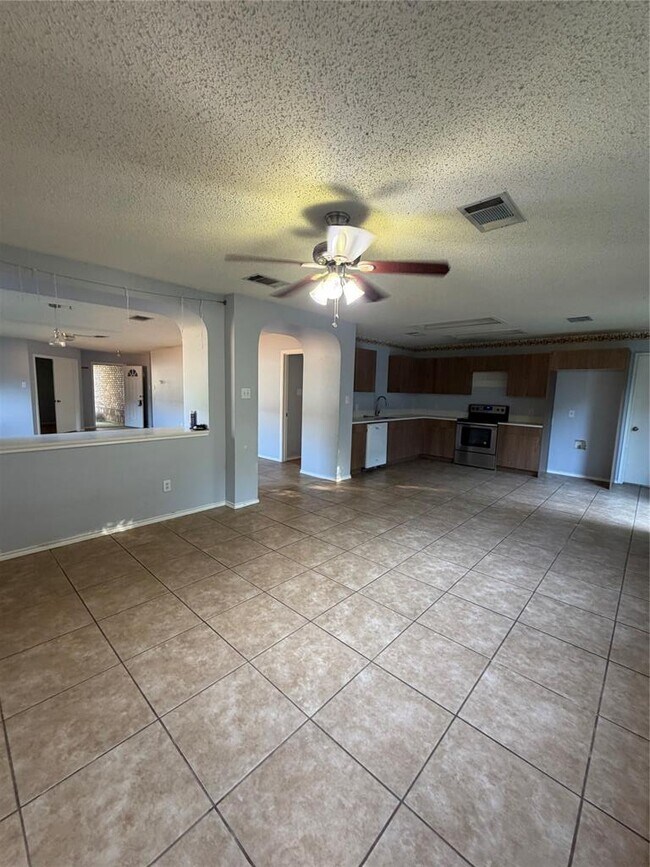 Building Photo - 3207 Settlement Dr