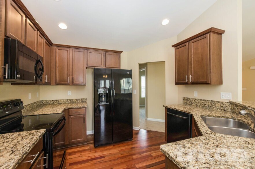 Building Photo - 15230 Oldcorn Ln