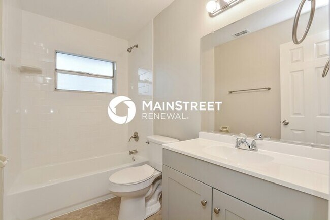 Building Photo - 3 Bedroom Pet-Friendly Home in ORLANDO, FL...