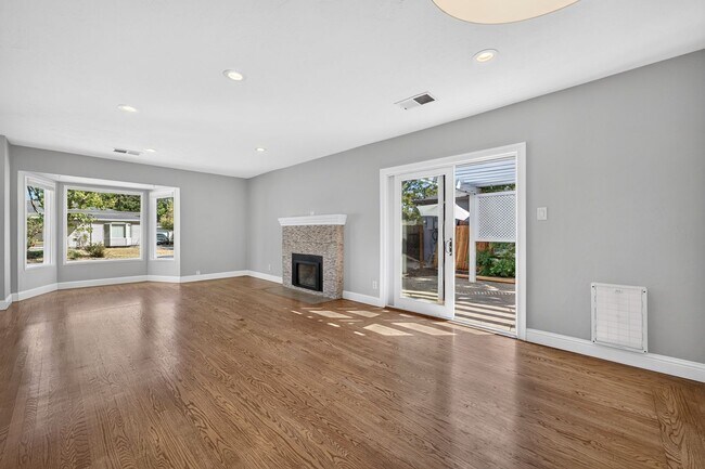 Building Photo - Rare Walnut Creek Rental! Single-Story Home with NEM 2 Solar, Spacious Yard & Premium Finishes!!