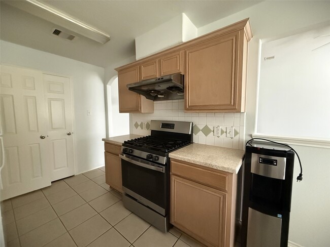 Building Photo - 13830 Fort Nelson Dr