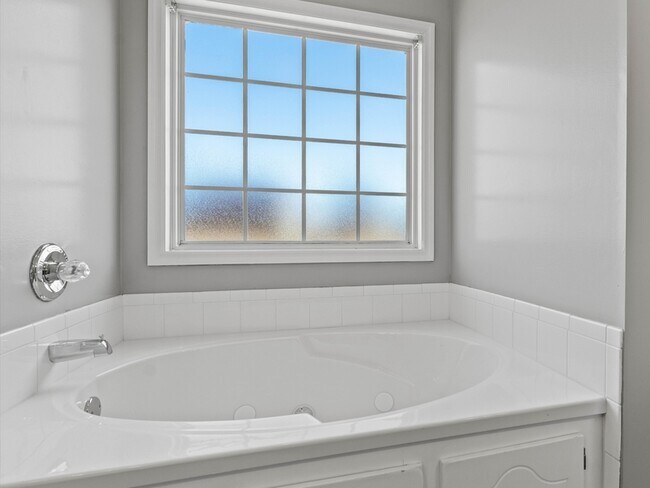 Building Photo - 213 Steppe Ct