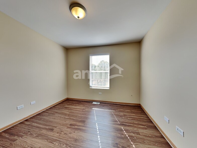 Building Photo - 1002 Belden Way