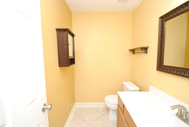 Building Photo - 1625 Townhome Ln