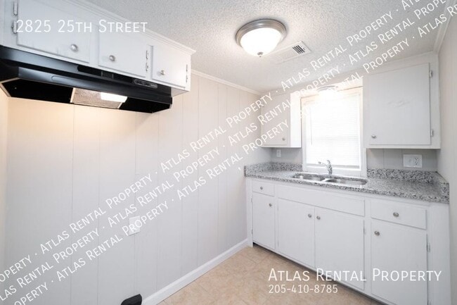 Building Photo - 2825 25th St