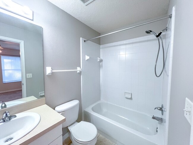 Building Photo - 2306 SW 42nd Dr