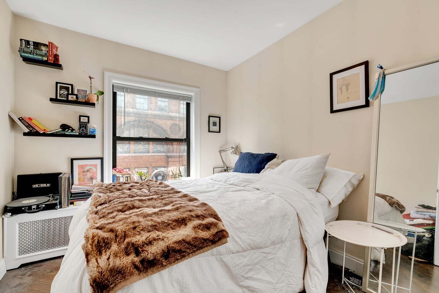 Building Photo - 153 E 26th St