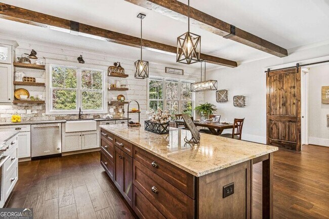 Building Photo - 6 Whisper Pl