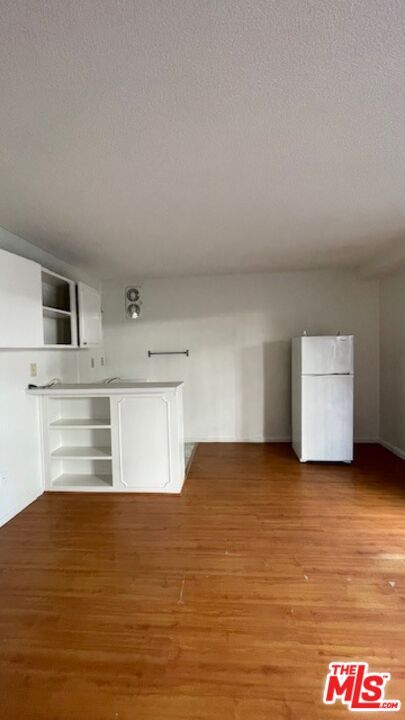 Building Photo - 737 S Oxford Ave