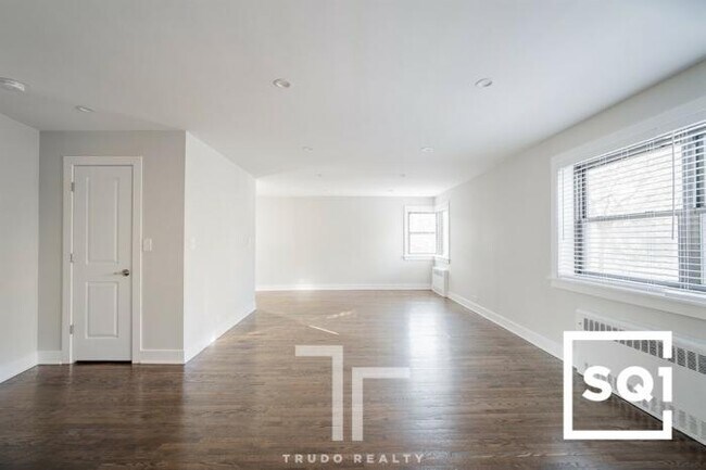 Building Photo - 2 bedroom in Chicago IL 60626