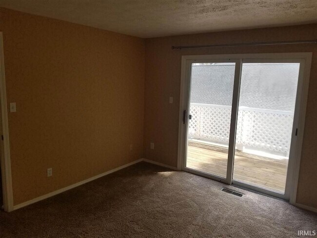 Building Photo - 1206 S College Mall Rd