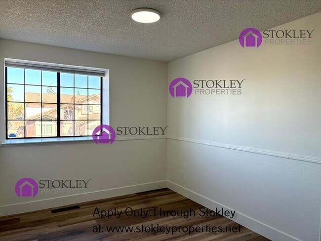 Building Photo - 1105 Rock Creek Way