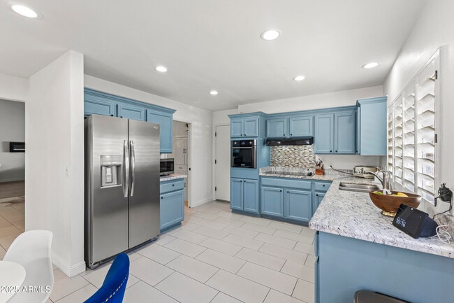Building Photo - 8195 E Del Marino Dr