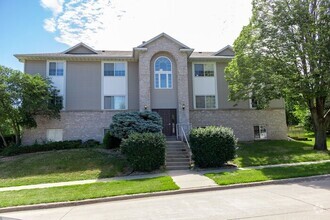 Building Photo - $1,095 | 2 Bedroom, 1 Bathroom 2nd Floor C...