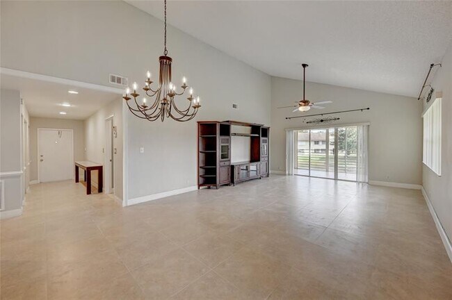 Building Photo - 8760 Azalea Ct