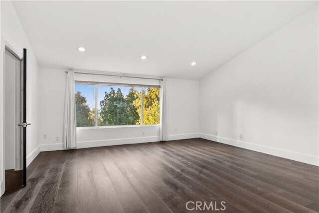 Building Photo - 16544 Park Ln Dr