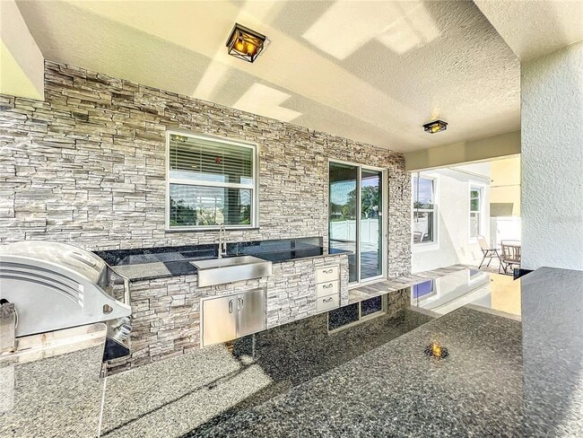 Building Photo - 4993 Southlawn Ave