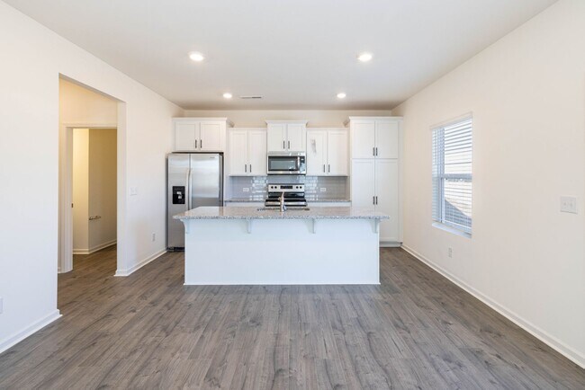 Building Photo - 4 Bedroom Home Piedmont School District AV...