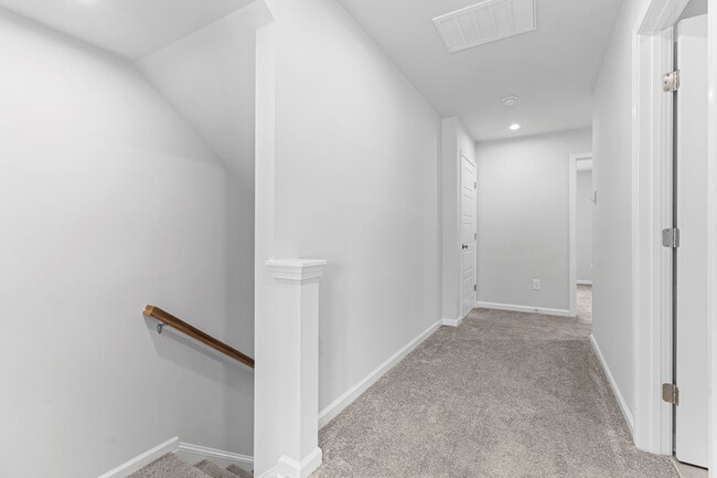 Building Photo - 252 Shingle Oak Rd