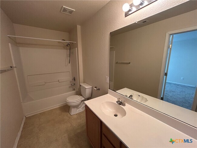 Building Photo - 424 Copper Hill Dr