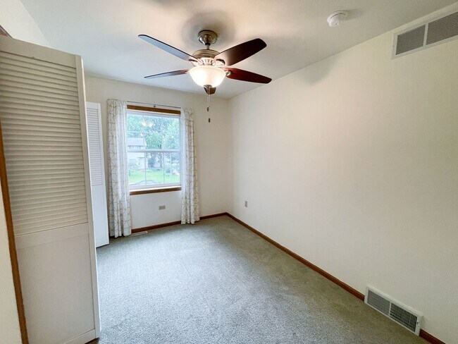 Building Photo - 2820 Warner Ln