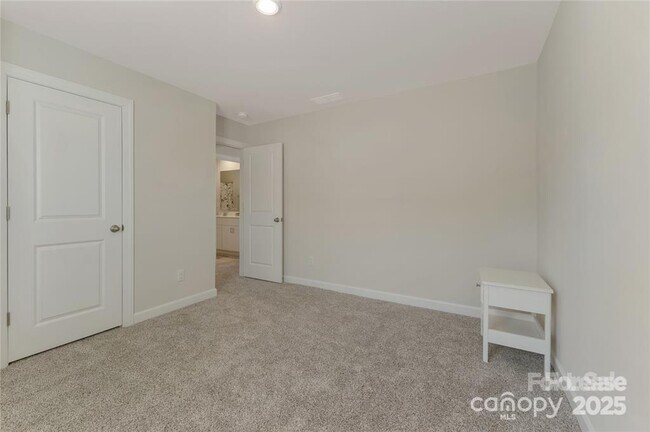 Building Photo - 126 Johns Cardinal Dr