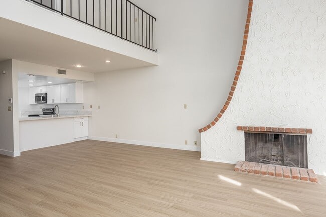 Building Photo - Charming 1 bedroom home in the Tranquil Casitas De La Costa Community.