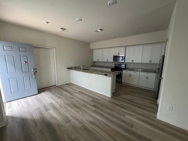 Building Photo - 315 Marsh Ln