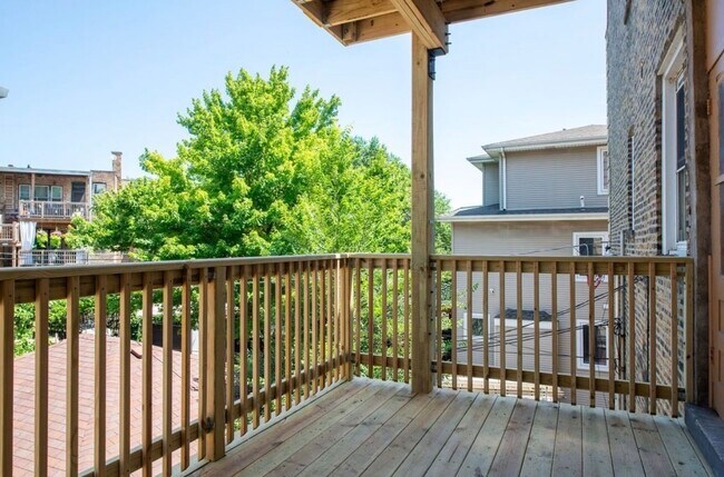 Building Photo - 1340 W Hollywood Ave