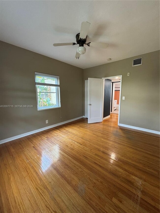 Building Photo - 725 NE 91st St