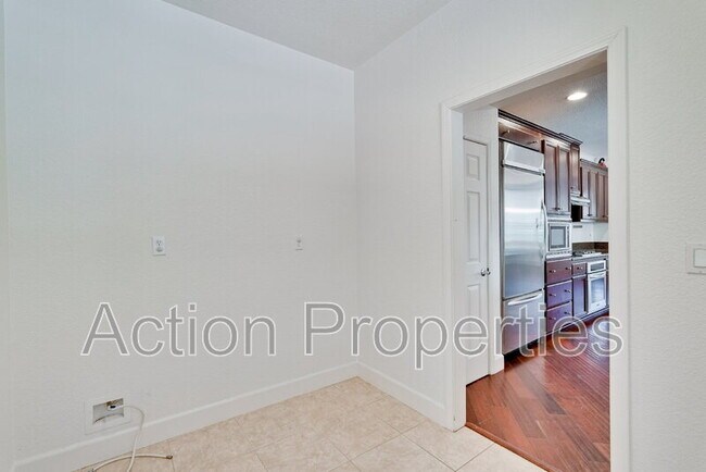 Building Photo - 675 W Esplanade Dr