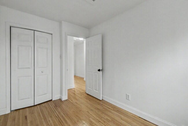 Building Photo - 2106 N Camac St
