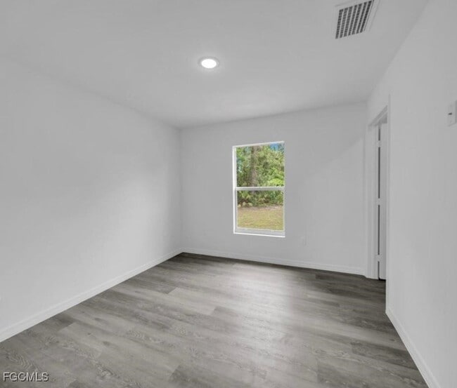 Building Photo - 382 McArthur Blvd