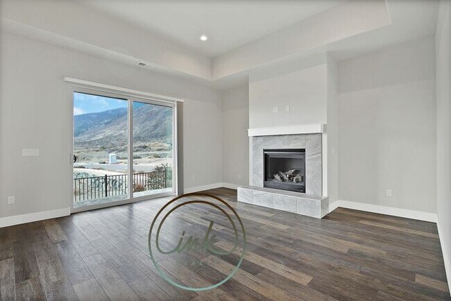 Building Photo - Beautiful Genoa Home