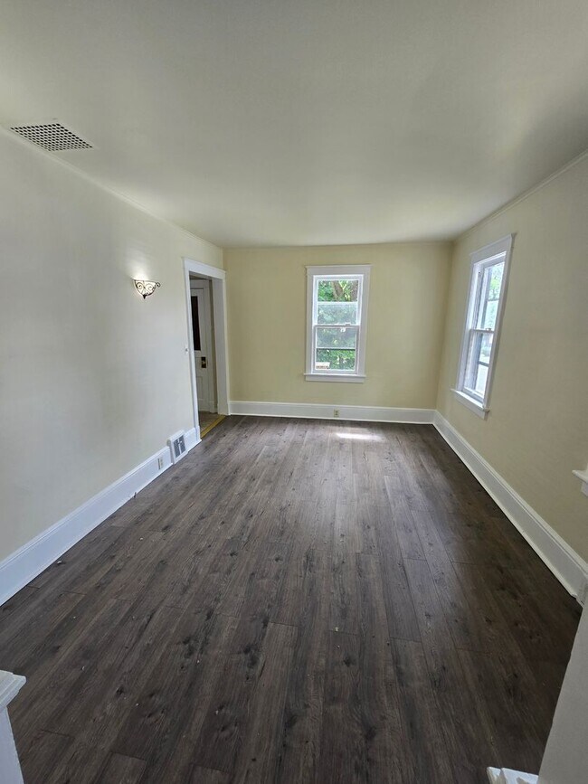 Building Photo - 4 bedroom House in East Stroudsburg Borough!