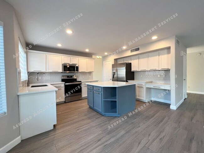 Building Photo - RAY RANCH 4 BEDROOMS 3 BATH WITH POOL AND SPA IN LARGE YARD