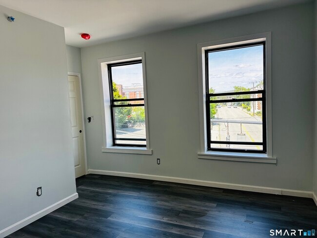 Building Photo - 63 Water St